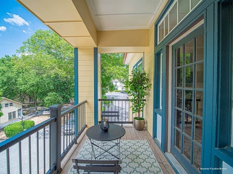 Terrace/patio. The Marietta Square Manor