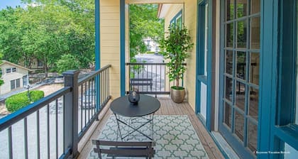 The Marietta Square Manor