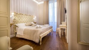 خزنة داخل الغرفة وتجهيزات عازلة للصوت ومكواة/لوح كي وواي فاي مجانًا