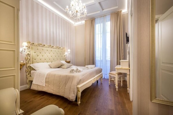 Superior Double Room | In-room safe, soundproofing, iron/ironing board, free WiFi