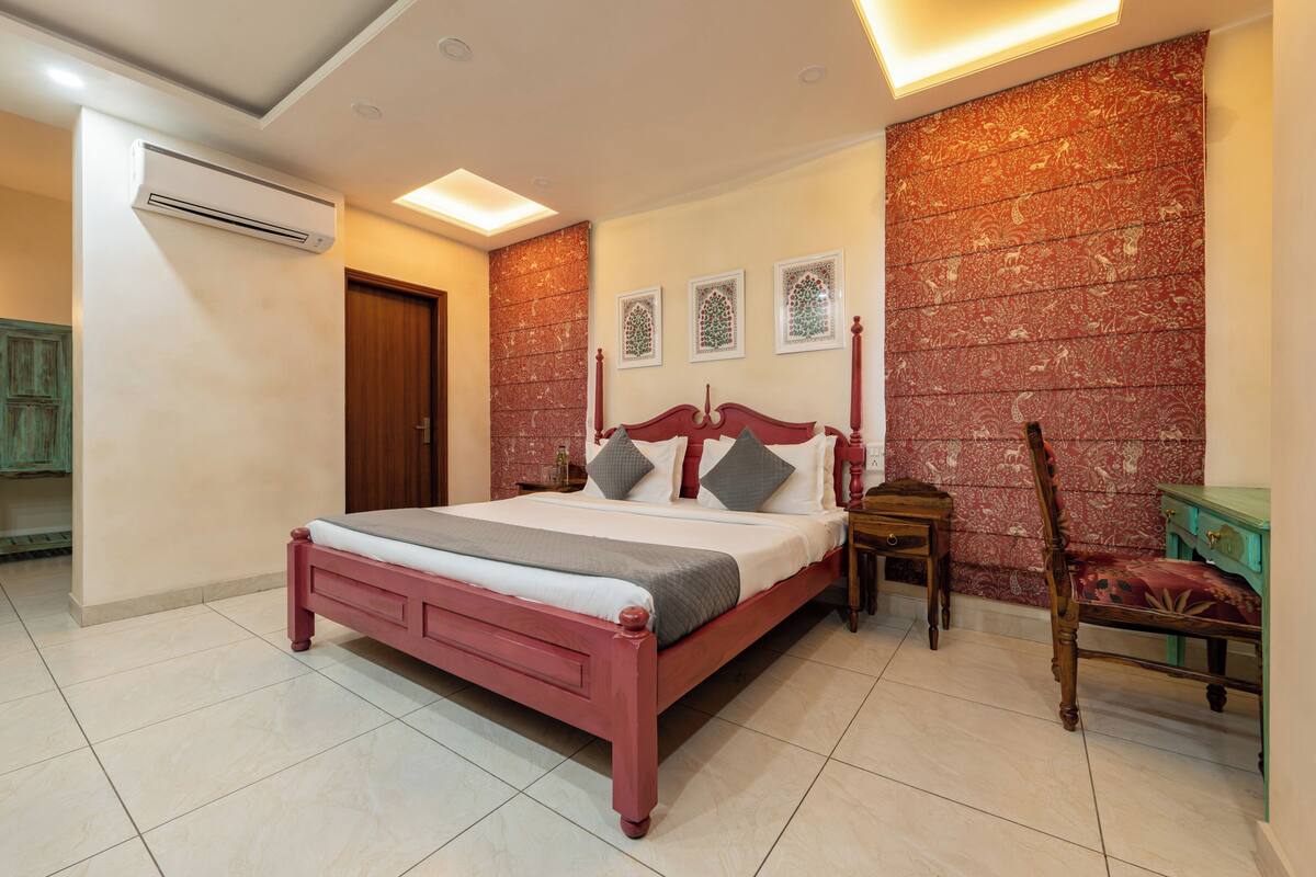 Premium Double Room, Garden View | Iron/ironing board, free WiFi