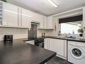 Cookware/dishes/utensils