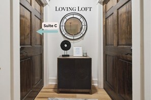 Interior - Loving Loft Suite, Laurel, Coffee Bar, Walkable (Laurel)