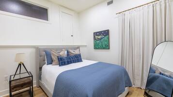 2 chambres, fer et planche à repasser, accès au Wi-Fi (inclus)