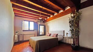 6 bedrooms, bed sheets, wheelchair access