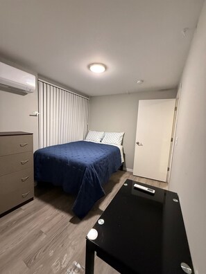 4 bedrooms, desk, free WiFi, bed sheets
