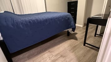 4 bedrooms, desk, free WiFi, bed sheets