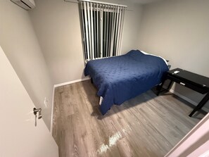4 habitaciones, escritorio, wifi gratis y ropa de cama 
