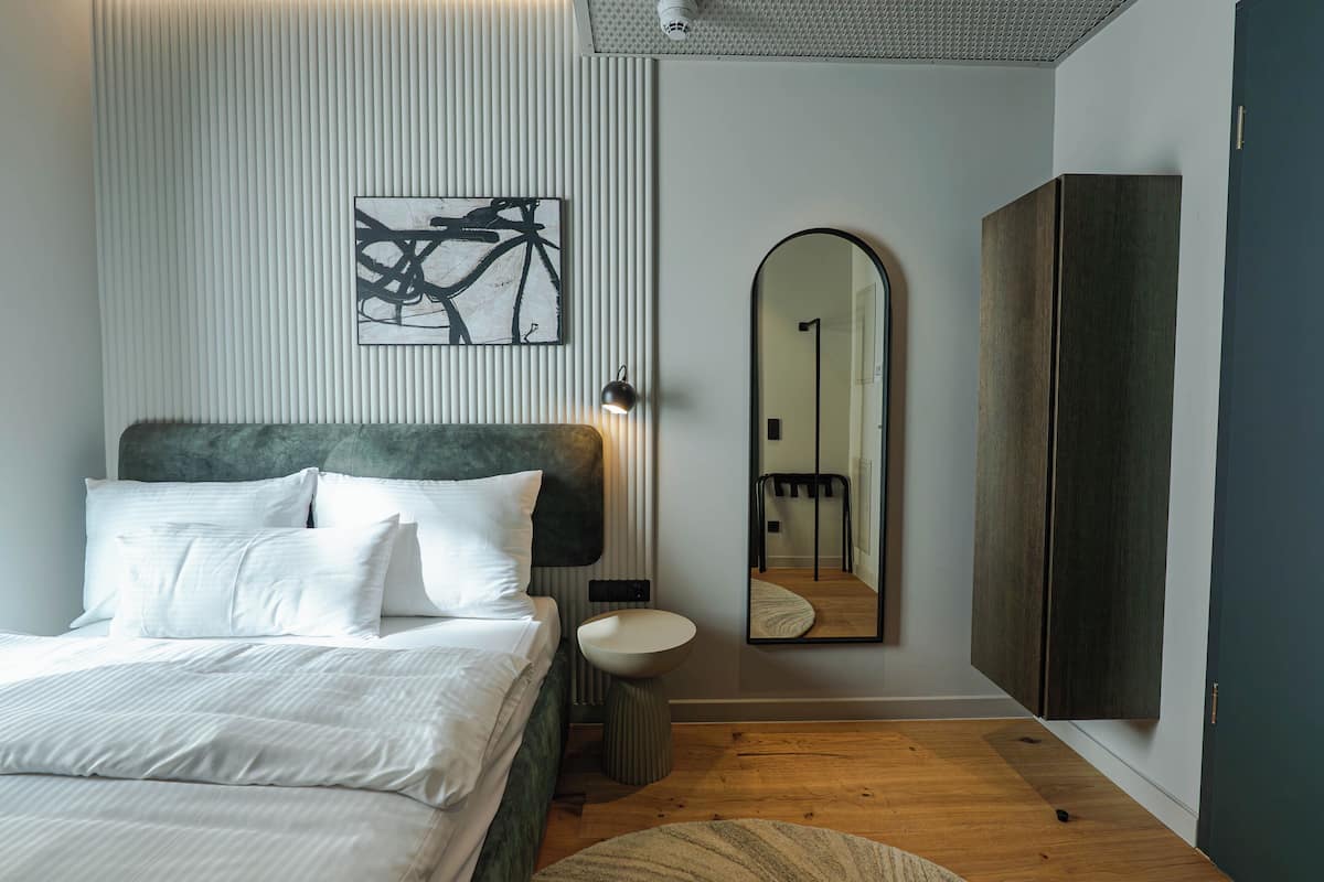 Conlon Nook | Premium bedding, free WiFi, bed sheets