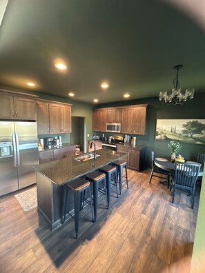 Fridge, microwave, oven, stovetop - Charming Mountain Home- Gather, Relax, Explore (Ranger)