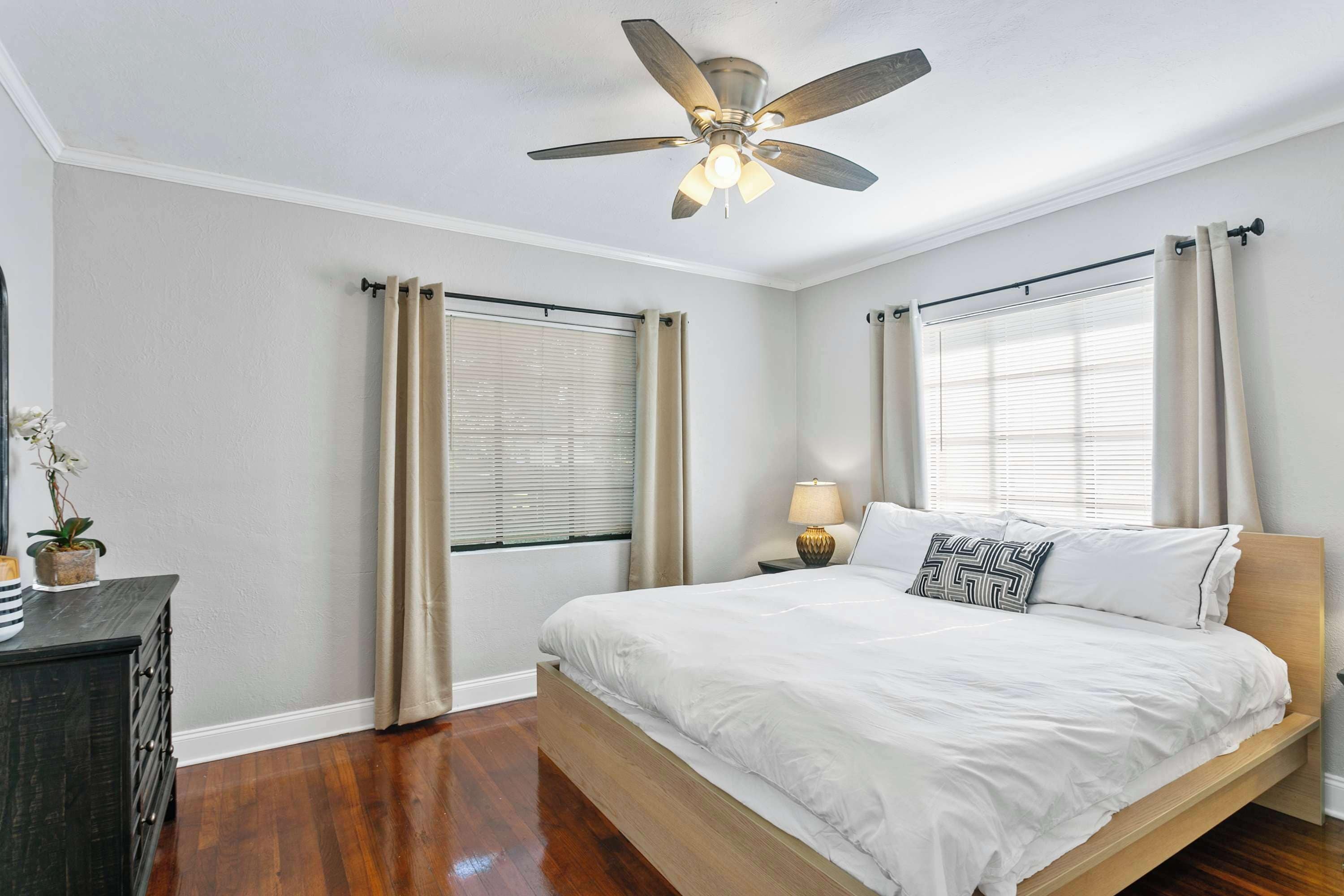 Casa, várias camas, cozinha, vista para o jardim (Downtown Escape) | 3 quartos, individualmente decorados, individualmente mobiliados