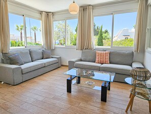 Fernseher, Tischfußball