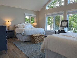 4 bedrooms, WiFi -  4-bedroom house with AC in Sturgeon Bay (Sturgeon Bay)