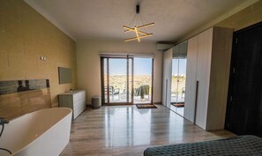 4 bedrooms, desk, iron/ironing board, travel crib - Family-Friendly Gozo Escape| Pool, Terrace & BBQ (Ix-Xagħra)