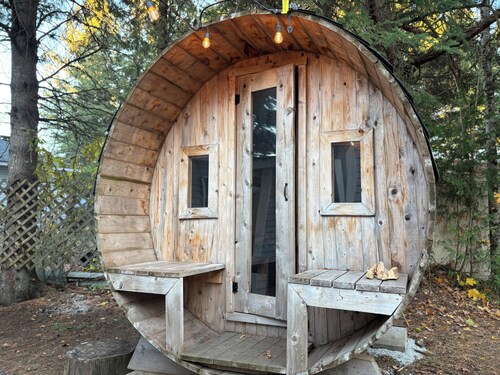 Cozy Burnt Riverfront Retreat