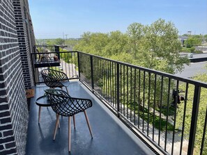 Apartment, Accessible | 2 bedrooms - Skyline View 2BR w Balcony Free Parking W D (Columbus)