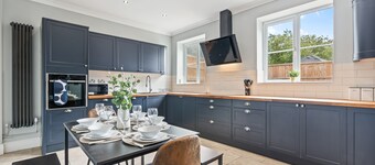 Stunning & Charming Home | Free Wi-Fi | Sleeps