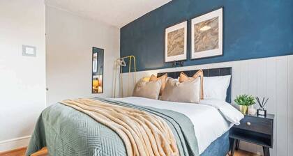 Inviting & Charming Home | Free Wi-Fi | Sleeps 8