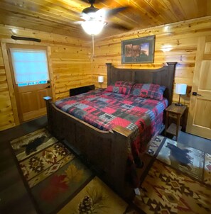 2 bedrooms, desk, free WiFi, bed sheets
