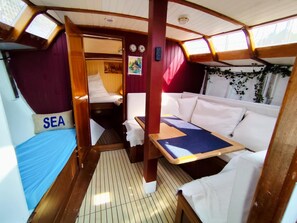 3 makuuhuonetta, vauvan matkasänky, ilmainen Wi-Fi, vuodevaatteet