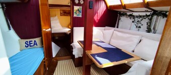 Saga, an authentic and comfortable wooden sailboat