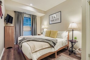 3 bedrooms, iron/ironing board, free WiFi, bed sheets