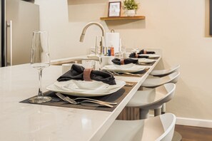 Dining - Peaceful Lift Line Escape Walk to Slopes and Hot Tub 207 (Park City)