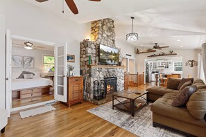 Smart TV, fireplace, offices