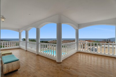 Vacation Villa 'Luxury Vistas Al Mar' with Sea View, Private Pool and Wi-Fi