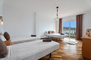 7 bedrooms, WiFi, bed sheets