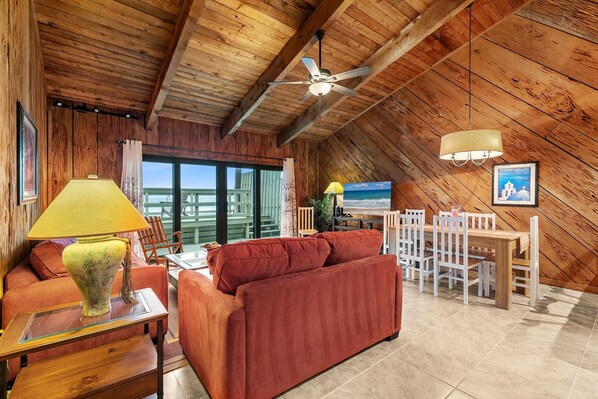 House, Multiple Beds (Sea Dunes Green Turtle A3) | Living area