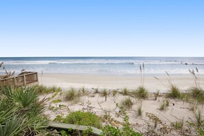 House, Multiple Beds (Sea Dunes Green Turtle A3) | Beach | On the beach