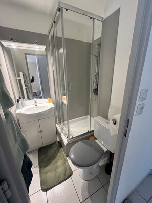 Haartrockner, Toilettenpapier