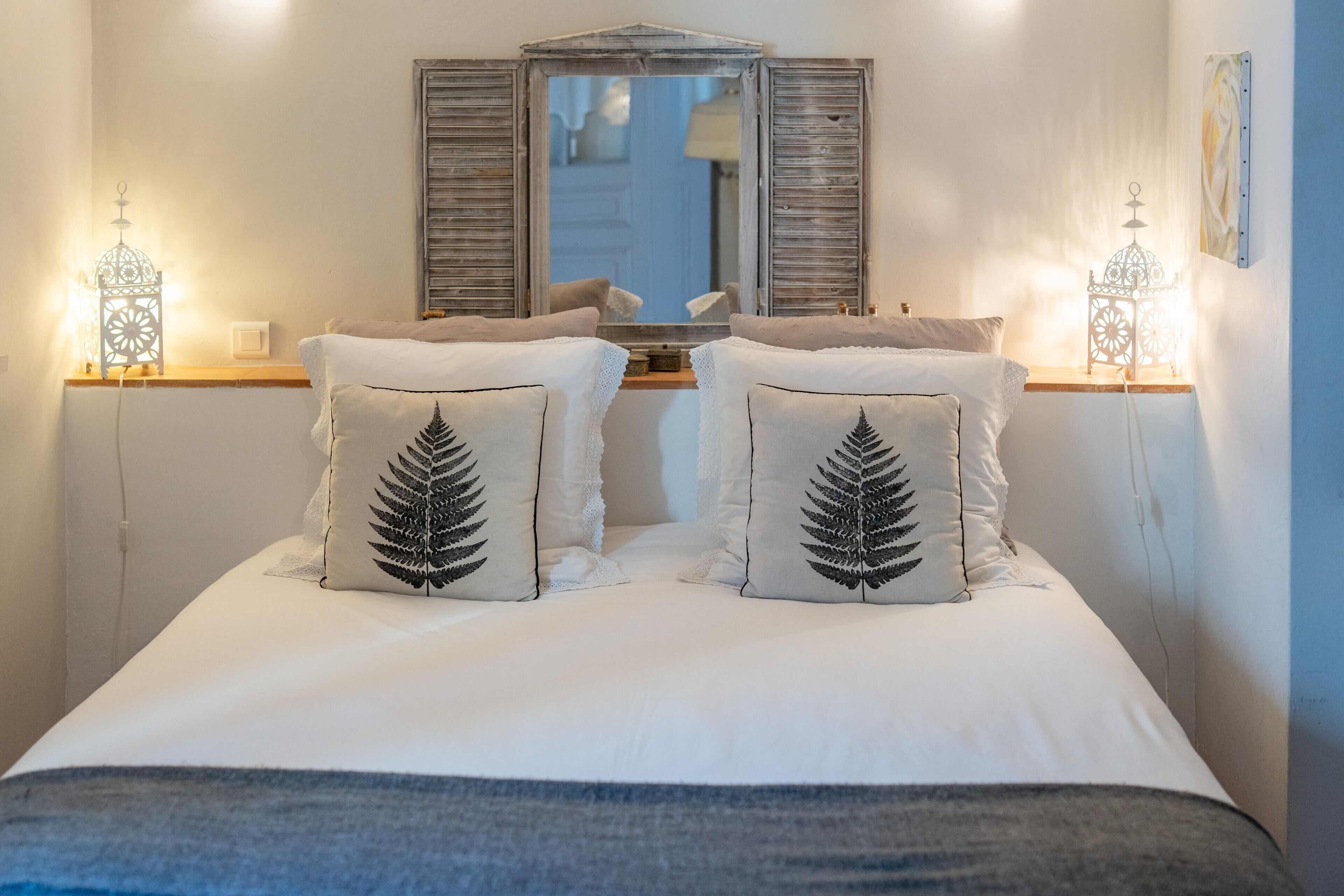 7 chambres, fer et planche à repasser, Wi-Fi, draps fournis