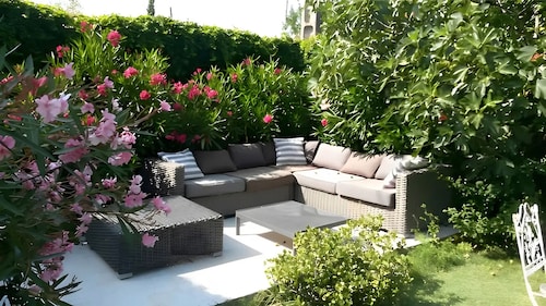 Gîte 'Les Aiguières en Provence' mit privater Terrasse, privatem Garten und WLAN