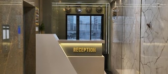 Hotel BKC Majestic