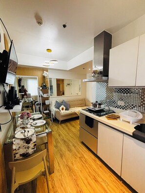 Microondas, placa de cocina