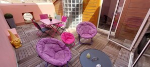 تناول الطعام بالخارج