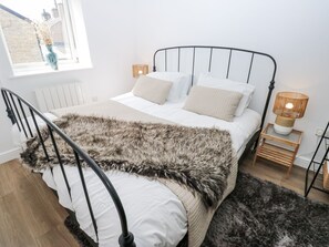 2 bedrooms, individually decorated, individually furnished, free WiFi