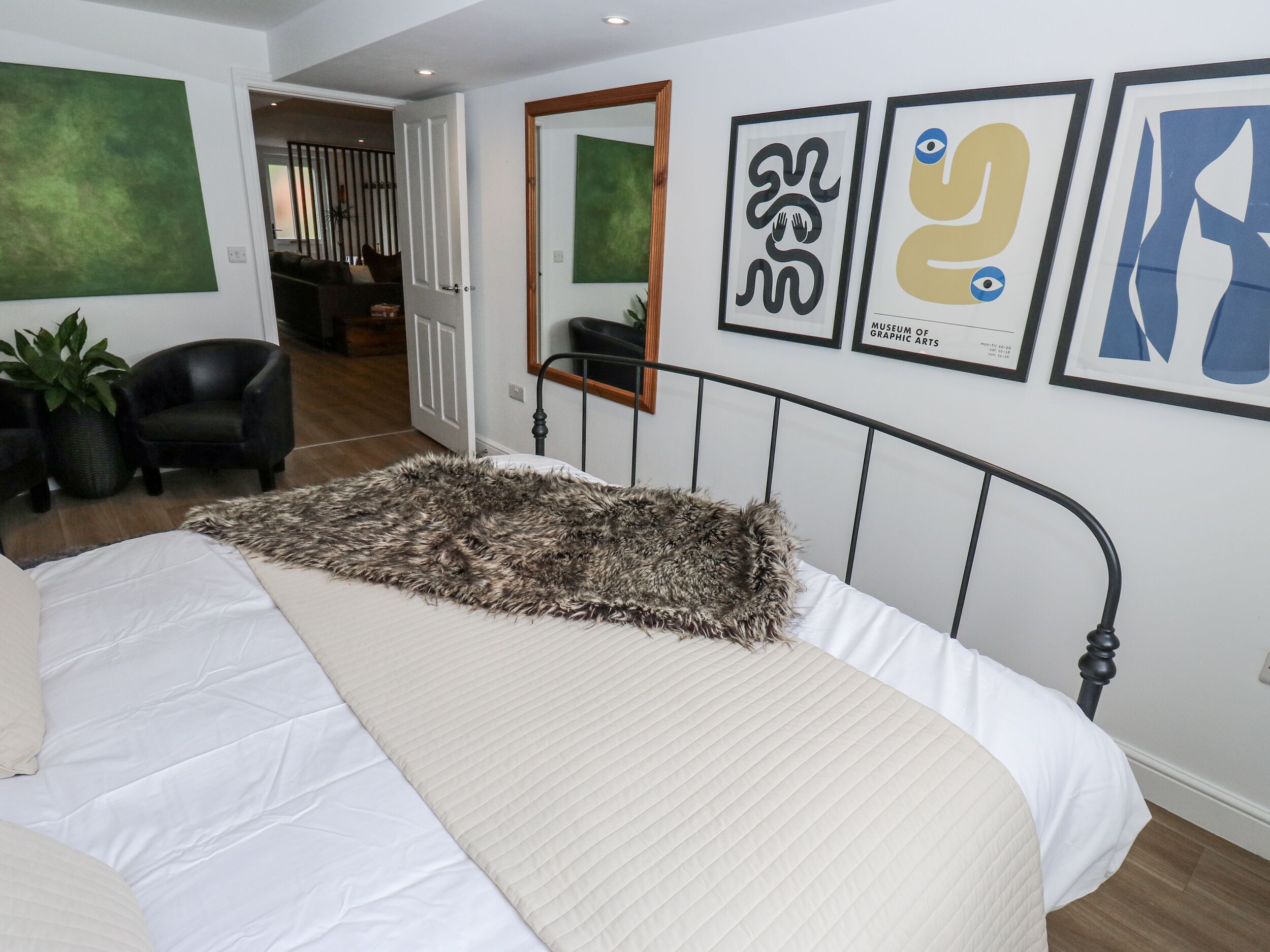 2 bedrooms, individually decorated, individually furnished, free WiFi