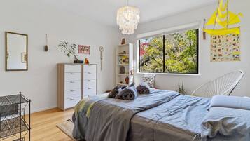 Desk, iron/ironing board, free WiFi, bed sheets