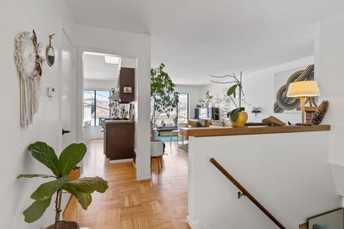 Two Bedroom Home Near the Freeway for Easy Access