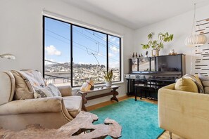 Smart TV, offices