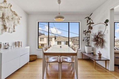 Two Bedroom Home Near the Freeway for Easy Access