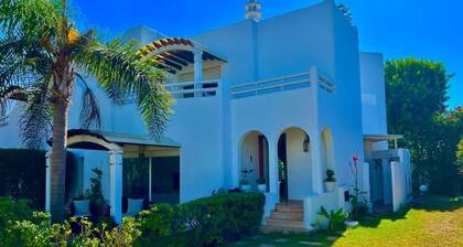 Villa au calme, jardin spacieux et confort moderne