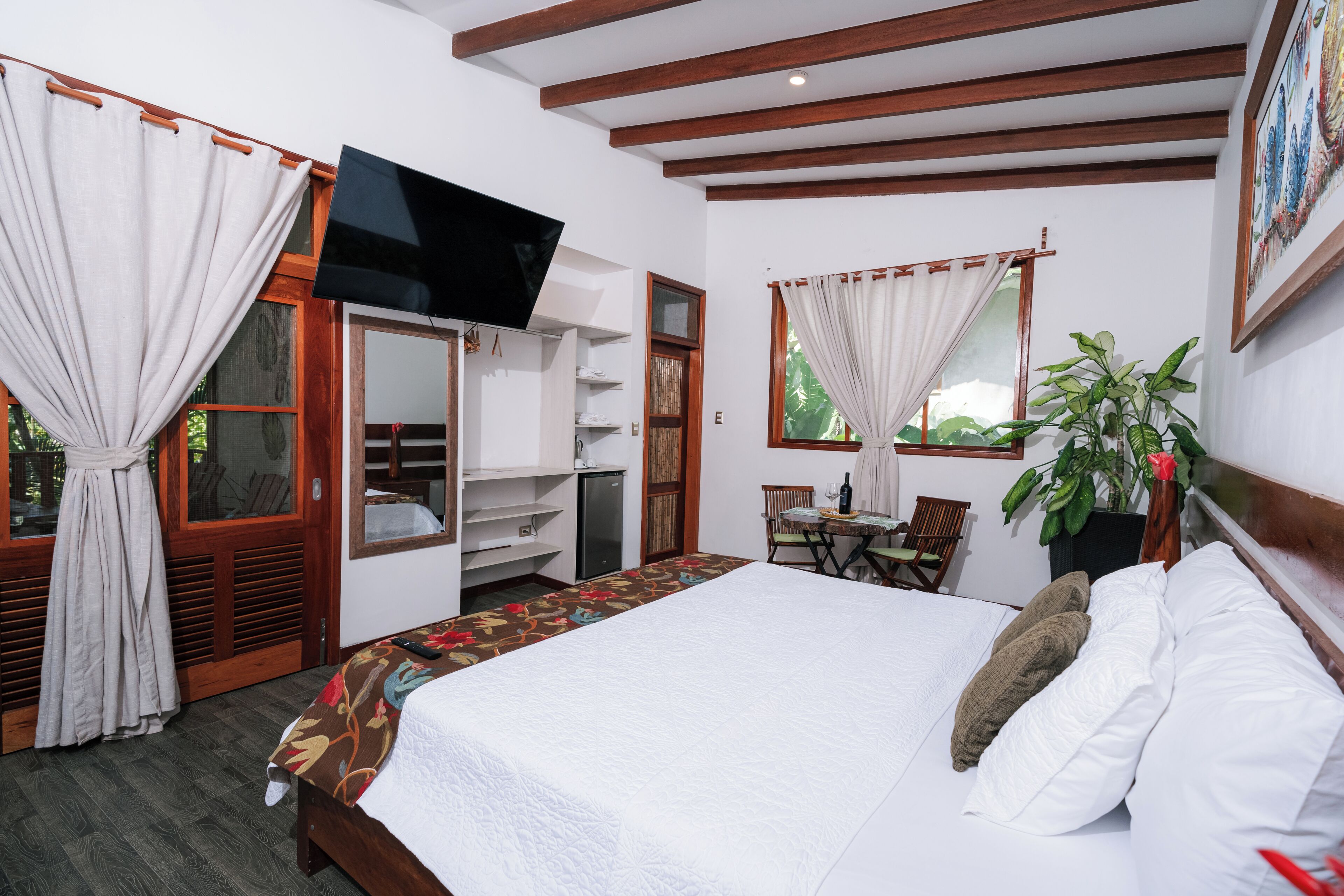 Superior suite, balkon, uitzicht op bergen | Een minibar, een bureau, gratis wifi, beddengoed