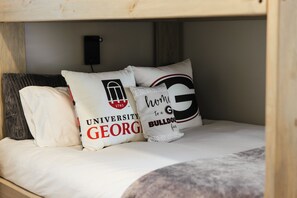 3 bedrooms, WiFi, bed sheets