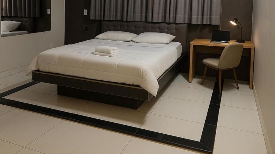 Hotel Canal Hum