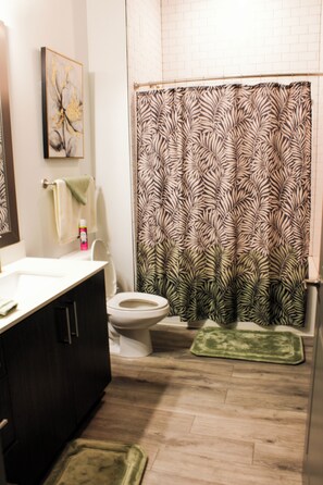 Unclassified image, 4 of 17, button - Charming 1-bedroom apartment in wonderful Decatur with AC, fitness room (Decatur)