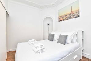 Apartment | 2 bedrooms, laptop workspace, iron/ironing board, bed sheets